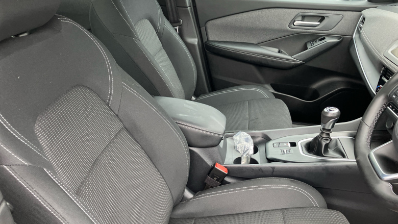 Nissan Qashqai 1.3 DiG-T MH Acenta Premium 5dr Petrol Hatchback